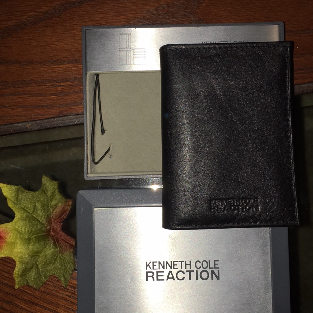 Kenneth Cole black leather trifold wallet